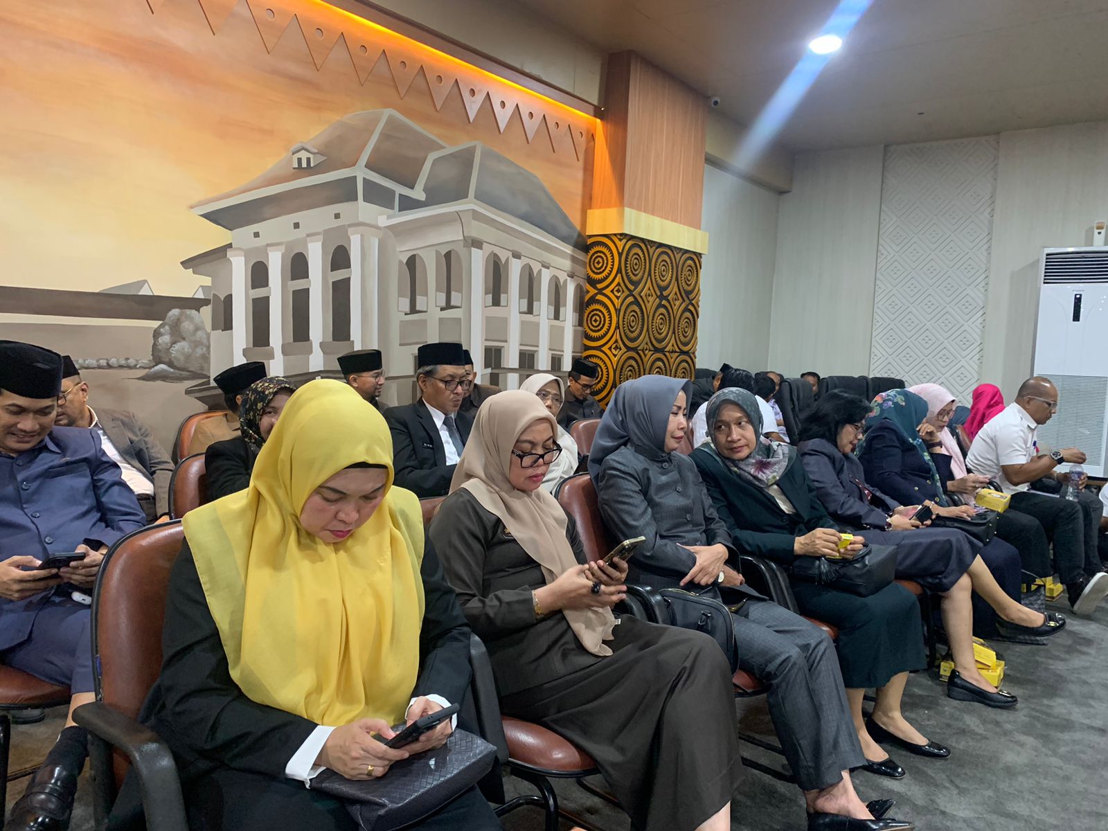 Kepala Dinas Pertanahan Kota Makassar Hadiri Rapat Penjelasan Wali Kota Terkait Ranperda RPJMD